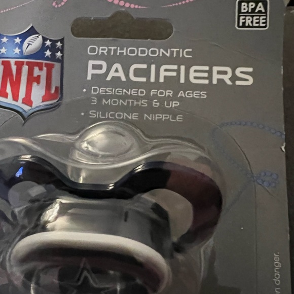 NFL pacifiers‎ - Picture 2 of 4